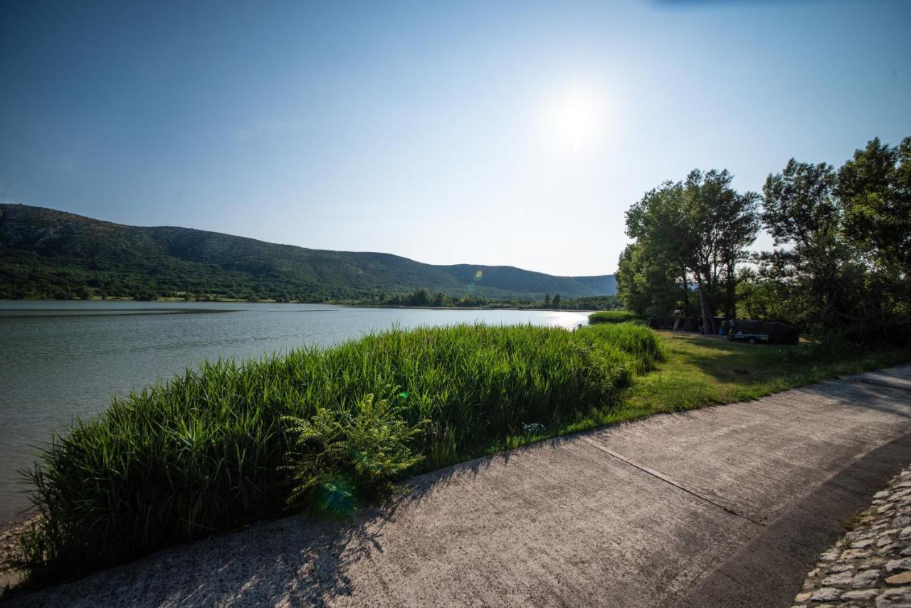 Apartman Sous Les Rochers Grizane-Belgrad Ngoại thất bức ảnh